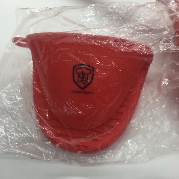 Lot of 2 kitchen tools, one red spatula and pot gripper - Picture 3 of 6